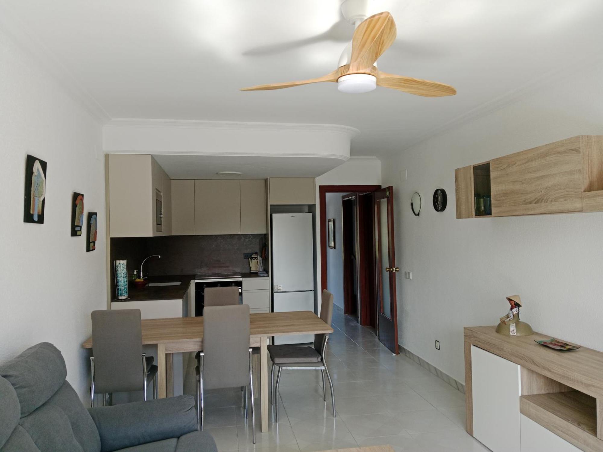 Cozzy Flat In A Quiet And Nice Area / Acogedor Apartamento En Zona Tranquila Y Agradable Камбрильс Экстерьер фото
